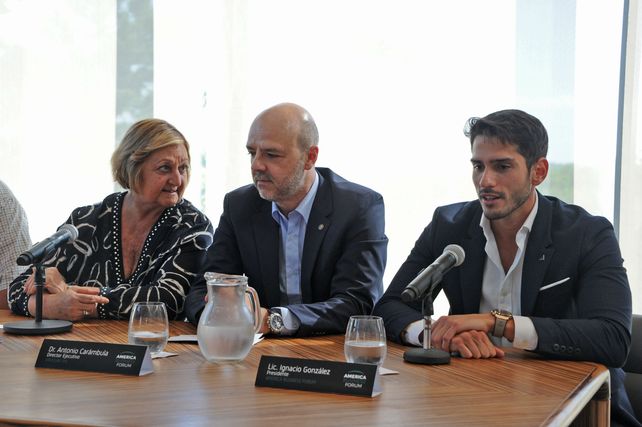 La ministra de Turismo Liliam Kechichián;&nbsp;el director Ejecutivo de Uruguay XXI