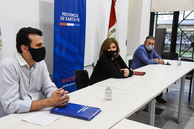 El Gobierno de la Provincia entregó aportes para mejoras a nueve escuelas de Rosario