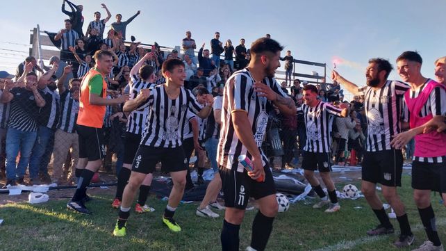 Locura en Berabevú. Todo 9 de Julio celebra un nuevo título. Es el más ganador en la liga Interprovincial.