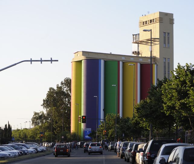 A pintar los silos: el Museo Macro empieza a cambiar de fachada