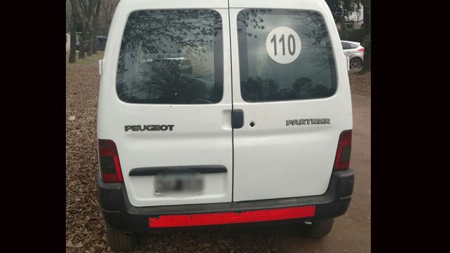 Después de una persecución resistió un arresto, intentó sacarle el arma a un policía, hubo disparos y terminó preso