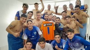 Argentino venció en su visita a Sportivo Barracas y manda en la Primera D
