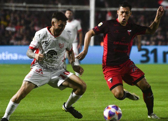 Colón volvió a hacer de la pelota su peor enemigo