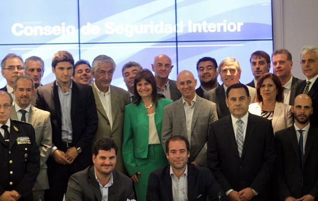 Con todos. Patricia Bullrich