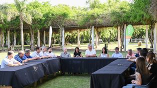 Durante la reunión, los presentes coincidieron en rescatar la importancia fundamental del diálogo y el trabajo mancomunado para avanzar en soluciones concretas a las vecinas y vecinos de la ciudad, en temas tan trascendentes como la infraestructura urbana, seguridad, las mejoras y prevención en salud.
