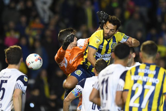 El Central del debutante Tevez no pudo ante Gimnasia que lo venció por la mínima