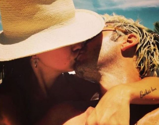 La China Suárez y Bemjamín Vicuña a los besos y acaramelados en la playa de Miami