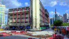 El edificio de la Escuela Primaria Lagena, que tiene cinco pisos y fue construido en 1935, fue trasladado a 61.7 metros. El edificio de la Escuela Primaria Lagena, que tiene cinco pisos y fue construido en 1935, fue trasladado a 61.7 metros.