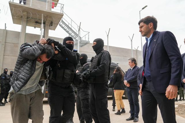 Pullaro en la nueva Unidad Penitenciaria en Recreo de máxima seguridad