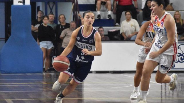 Náutico en acción ante Quimsa en el Velasco. Ahora se vienen los cuartos de final de la Interconferencia de la Liga Nacional de básquet.