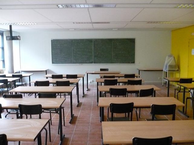 Inscriben para concurso de asistentes escolares