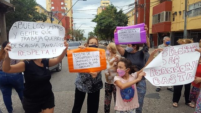 Queremos dormir: descontrol nocturno y música a todo volumen irritan a vecinos de Las Flores II
