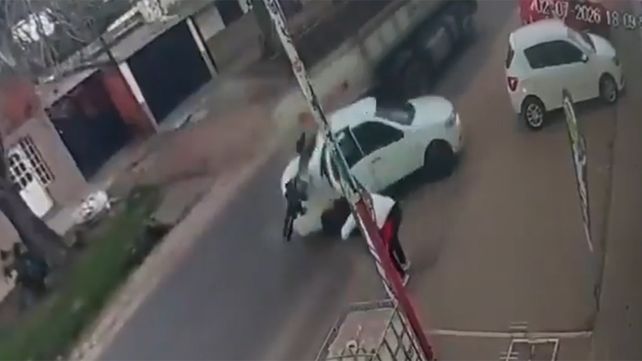 Reconquista: una beba salió despedida de un auto que fue chocado por un camión volcador
