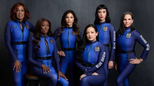 La cantante Katy Perry viaja al espacio en una tripulación conformada por mujeres