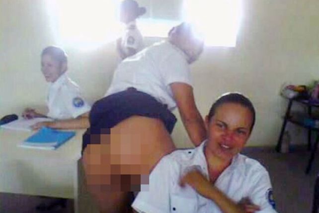 Facebook otra vez: escándalo en Chaco por las fotos hot de agentes penitenciarias