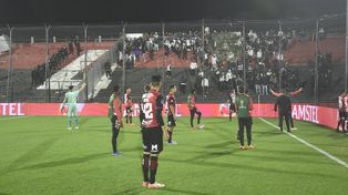 El plantel de Newells pide calma ante la pelea de ambas hinchadas en el Coloso.
