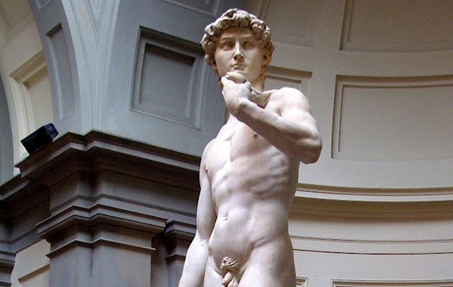 El David de Miguel Angel presenta unas grietas en su parte inferior