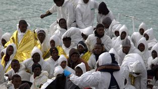 Rescatan en un día a 2.100 migrantes en el Mediterráneo