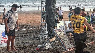 Miguel Ángel Pérez en el arbitraje del tchoukball.
