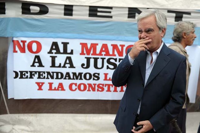 La oposición instaló su carpa contra la reforma judicial frente al Congreso