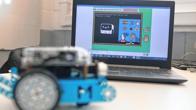 Prototipo. El proyecto busca vincular la enseñanza con el aprendizaje. Que lo que el docente enseñe sea comprendido por el alumno con discapacidad.