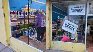 Otra vez avenida Blas Parera: rompieron la vidriera de un local comercial y robaron mercadería