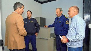 Los funcionarios supervisaron las instalaciones para la implementación del 911.