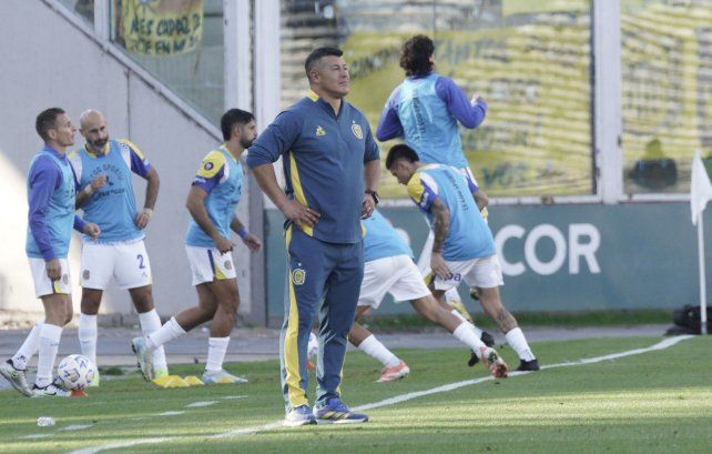 Jorge Almirón pretende que Central se refuerce de la mejor manera para el segundo semestre del año.