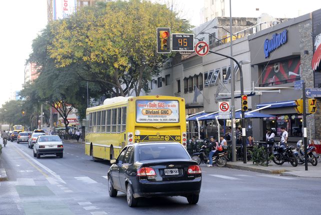 Falta grave. Las multas por pasar un semáforo en rojo pueden ser millonarias.