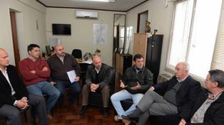 Crisis automotriz: El massismo se reunión con representantes de Smata y Acara