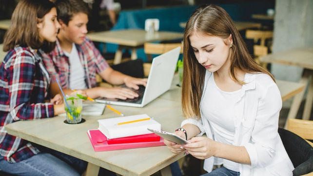 Cómo inscribirse para recibir los Vouchers educativos