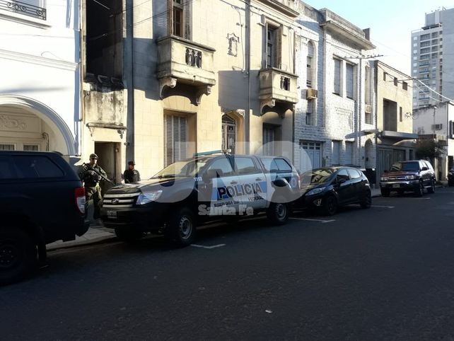 Arrestaron a un joven con pastillas de éxtasis y a un policía con marihuana