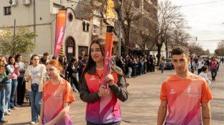 Tras su emotivo paso por Firmat, la Antorcha Suramericana continúa hacia Casilda