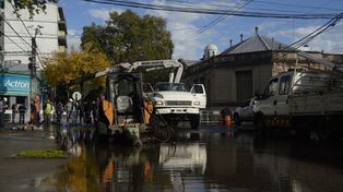 El caño de agua se rompió a la madrugada.