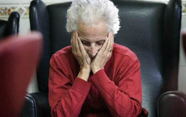 No recuerda. Los problemas en la memoria suelen provocar tristeza en los ancianos.