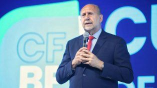 Omar Perotti se someterá a una cirugía para remover una lesión en la piel