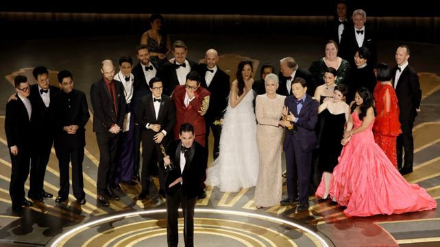 Todo en todas partes al mismo tiempo fue la gran ganadora de la noche de los premios Oscar