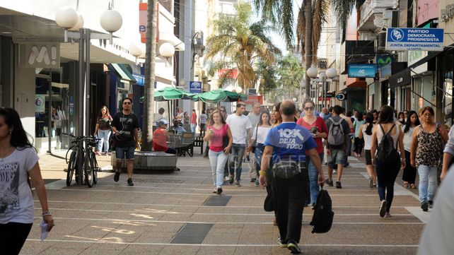 ¿Cuándo abren los comercios este fin de semana largo?
