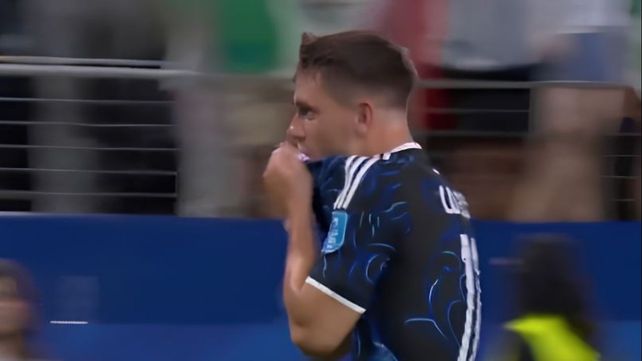 El festejo de Gio Lo Celso tras la gran ejecución en el tiro libre