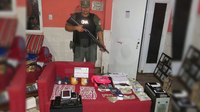 Cayó El Sabalero y su mujer, narcovendedores de barrio Los Troncos