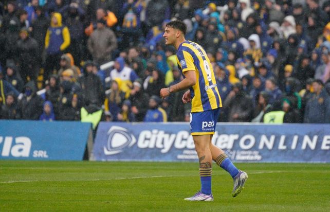 Alejo Veliz llegó a Central sin haber realiado pretemporada e inmediatamente Holan lo mandó a la cancha.