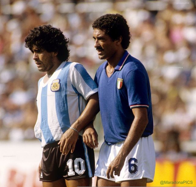 Así controlaron a Maradona los italianos para que no desequilibrara con sus toques y gambetas.