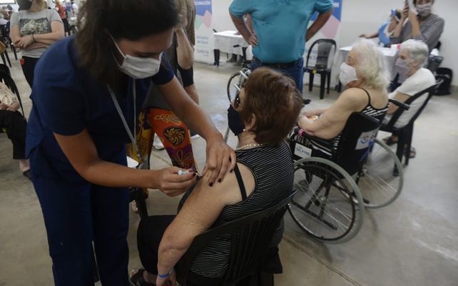 Cuántas y cuáles son las vacunas contra el Covid que llegaron a Santa Fe