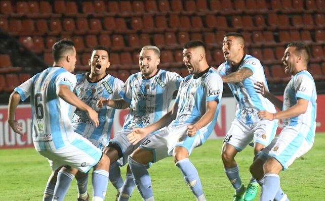 Juan Elordi festeja la eliminación de Central en la Copa Argentina 2019.