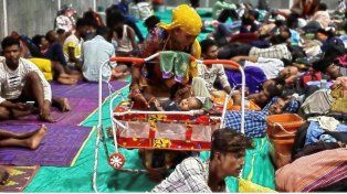 Más de 100.000 evacuados en India y Pakistán