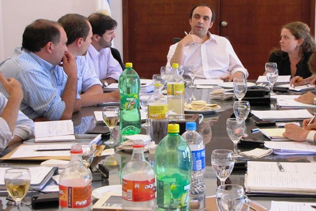 Corral pidió a su Gabinete estar cerca de los vecinos y escuchar sus reclamos