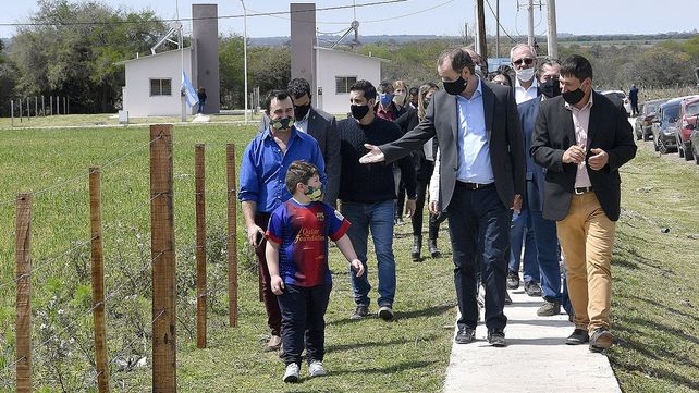 Bordet entregó viviendas rurales en Antonio Tomás