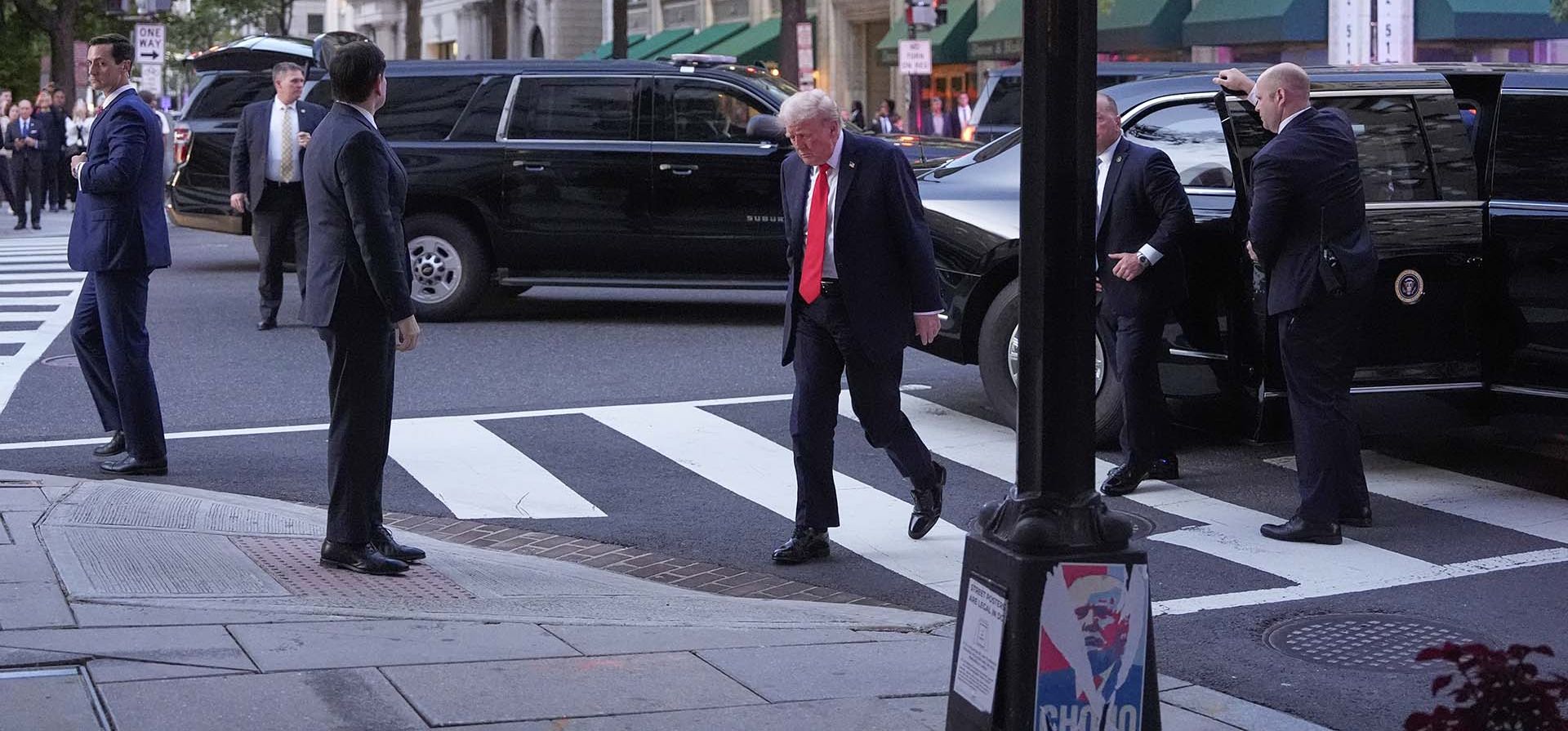 El presidente Donald Trump llega a cenar a un restaurante cerca de la Casa Blanca, el martes 9 de septiembre de 2025, en Washington. (Foto AP/Alex Brandon) El presidente Donald Trump llega a cenar a un restaurante cerca de la Casa Blanca, el martes 9 de septiembre de 2025, en Washington. (Foto AP/Alex Brandon)