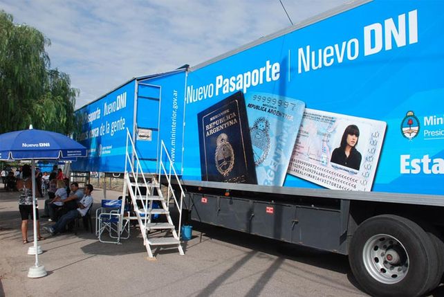 El camión que entrega los DNI atenderá frente al Palacio Municipal