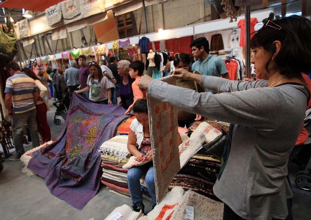 La Feria Artesanal del Mundo y Comunidades Indígenas se luce en la Belgrano